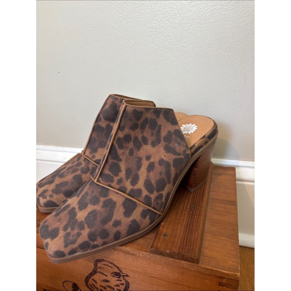 Yellow Box size 8.5 Leopard Print Block Heel Mules never worn
